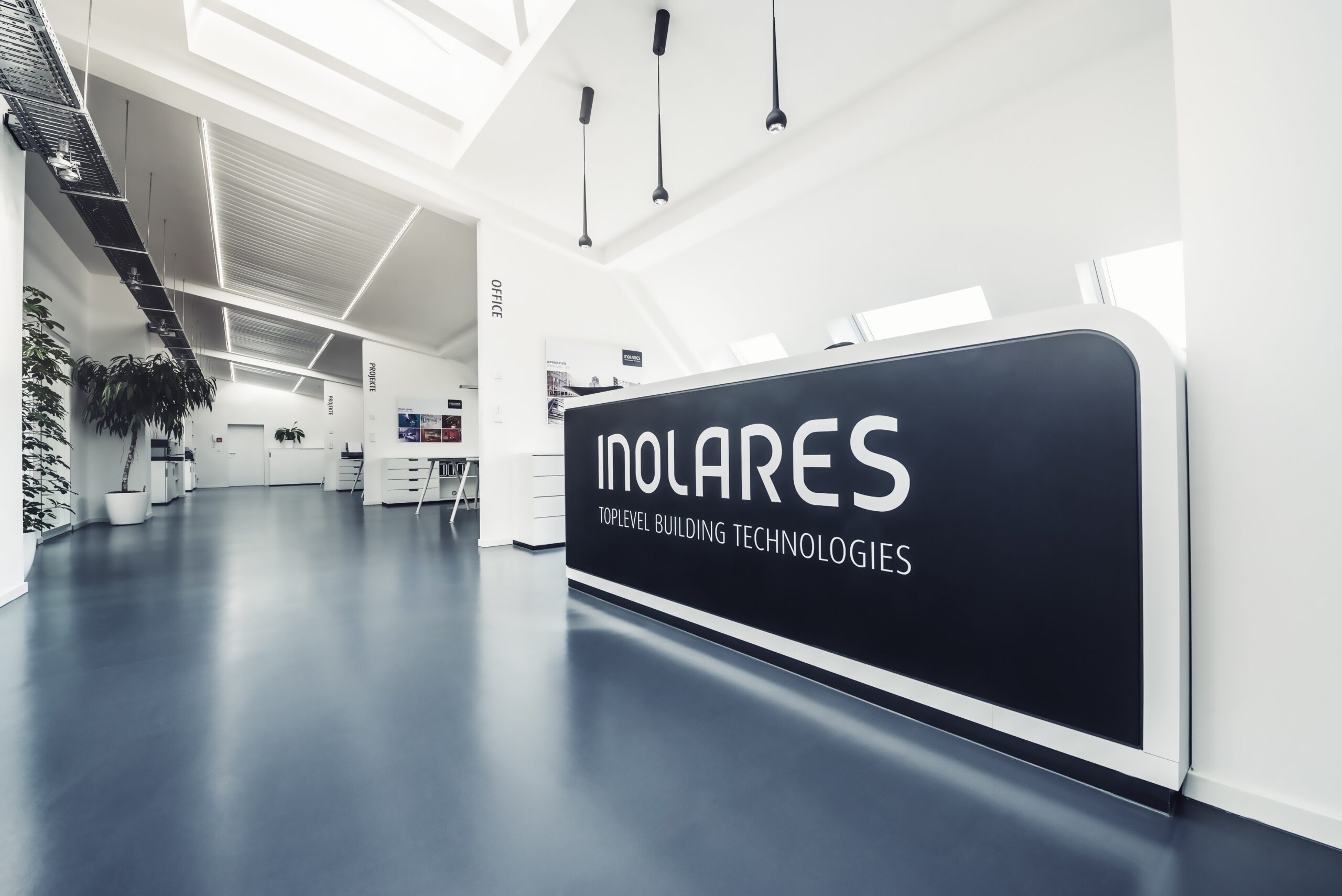 Inolares Über uns Bild vom Eingangsbereich des Inolares Büros in der Zossener Straße